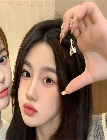 专业战争片评论：《除草人民》的技术创新与艺术成就 ——深入探索战争片的艺术世界