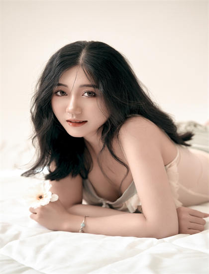 一个有儿子的女人导演手法创新解析划时代的：艺术风格与技术特点分析